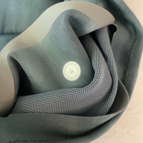 Lululemon In Movement Tight 25” Linear Spray Dye White Deep Ocean Leggings - Picture 3 of 6